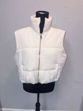 Linda Anderson White Puffer Vest Size M